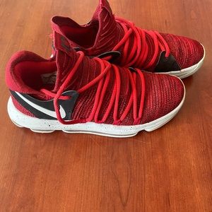 Size 9.5 Men’s Nike KD 10 shoes